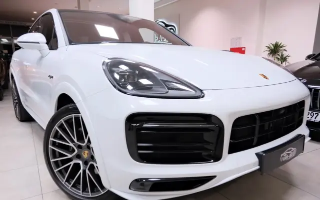 PORSCHE Cayenne Coupe E-Hybrid Platinum Edition