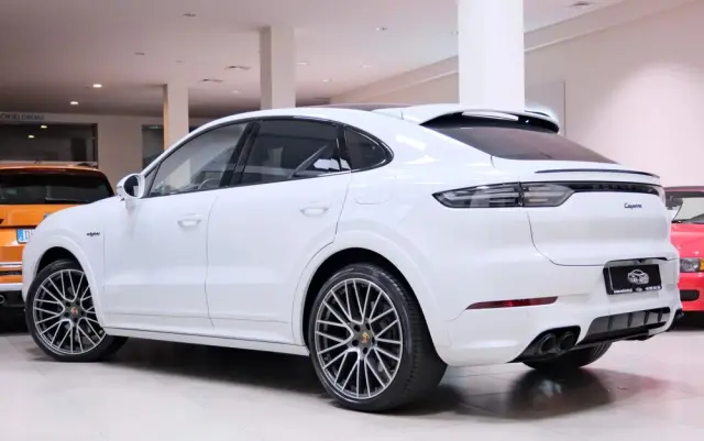 PORSCHE Cayenne Coupe E-Hybrid Platinum Edition