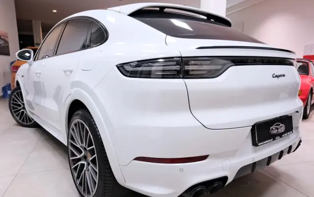 PORSCHE Cayenne Coupe E-Hybrid Platinum Edition