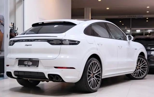 PORSCHE Cayenne Coupe E-Hybrid Platinum Edition