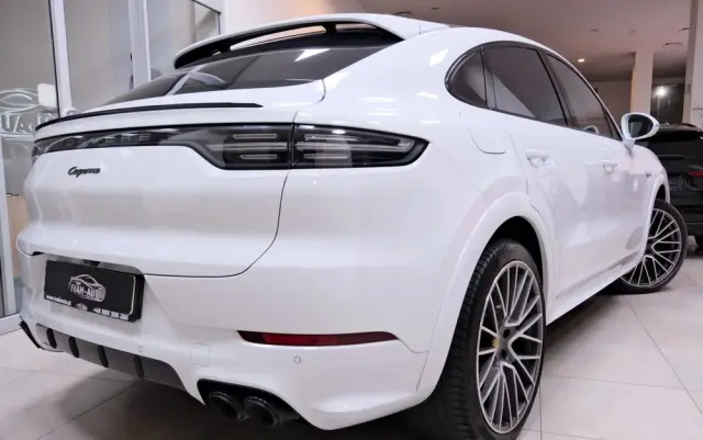 PORSCHE Cayenne Coupe E-Hybrid Platinum Edition