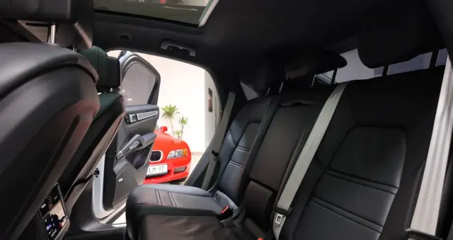 PORSCHE Cayenne Coupe E-Hybrid Platinum Edition