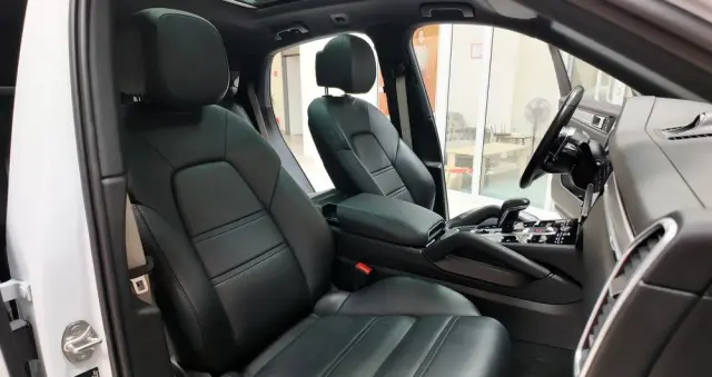 PORSCHE Cayenne Coupe E-Hybrid Platinum Edition