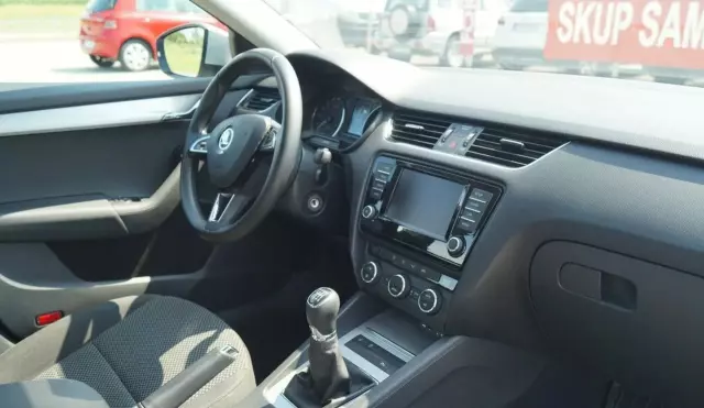 SKODA Octavia 