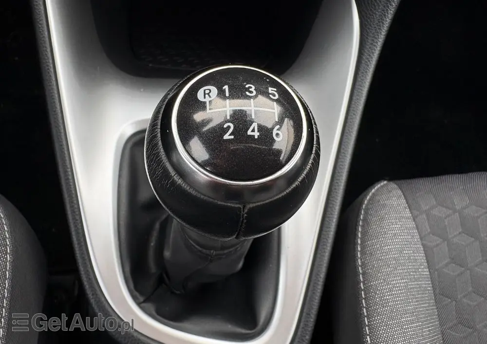 TOYOTA Yaris 1.5 Comfort