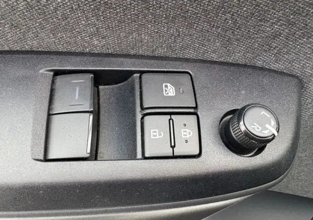 TOYOTA Yaris 1.5 Comfort