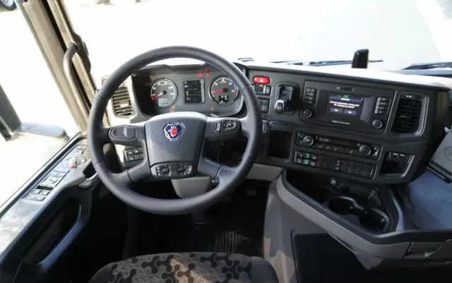 SCANIA R 450 / PEŁNY ADR /  RETARDER / KLIMATYZACJA POSTOJOWA / ALUFELGI 