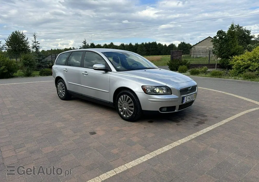 VOLVO V50 