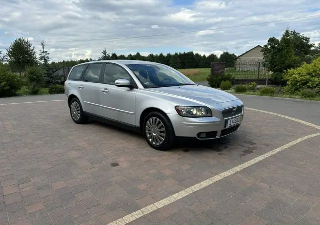 VOLVO V50 