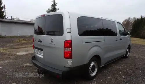 PEUGEOT Traveller 