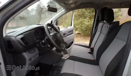 PEUGEOT Traveller 