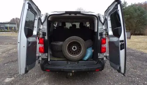 PEUGEOT Traveller 