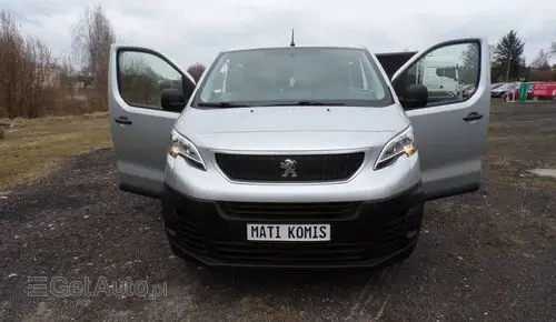 PEUGEOT Traveller 