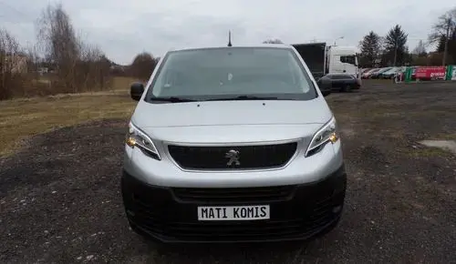 PEUGEOT Traveller 