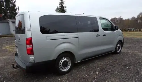 PEUGEOT Traveller 