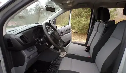 PEUGEOT Traveller 