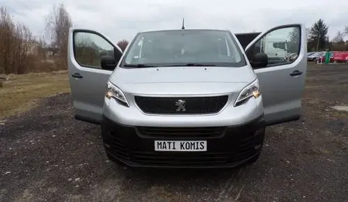 PEUGEOT Traveller 