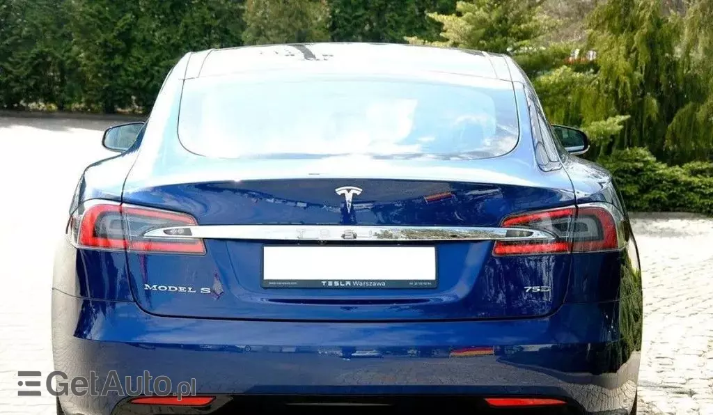 TESLA Model S 