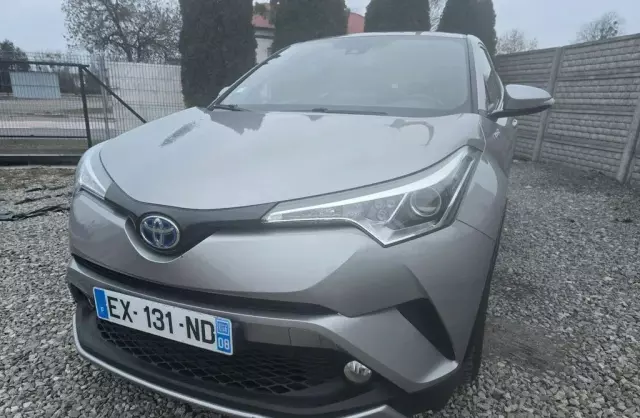 TOYOTA C-HR 