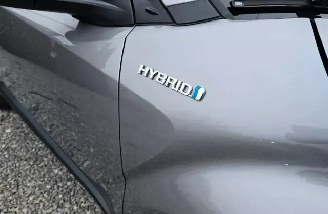 TOYOTA C-HR 