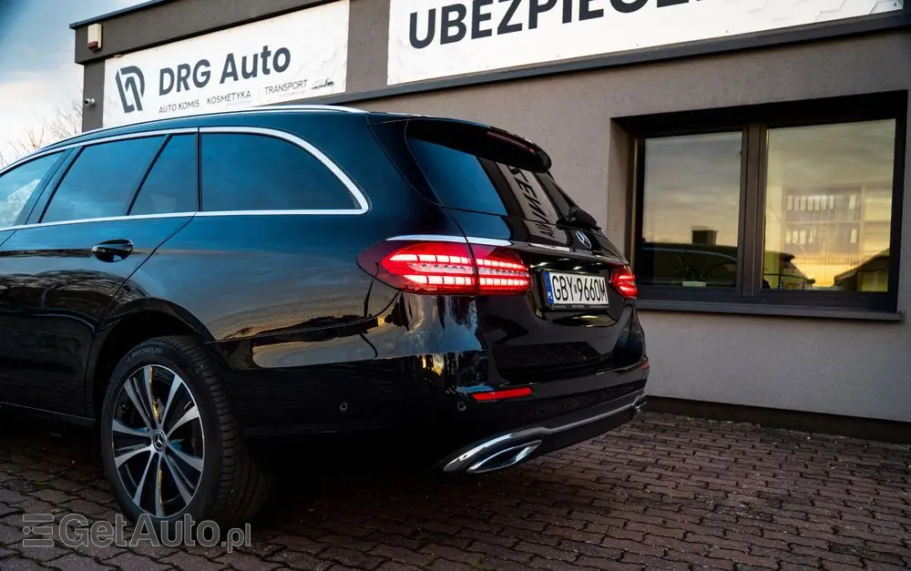 MERCEDES-BENZ Klasa E 300 AMG/Avantgarde