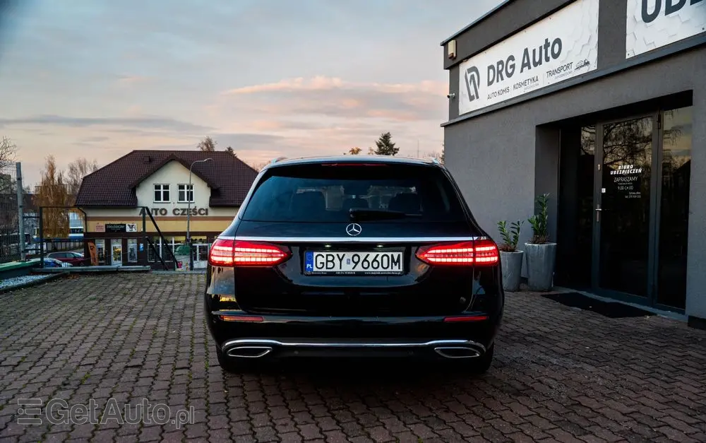 MERCEDES-BENZ Klasa E 300 AMG/Avantgarde