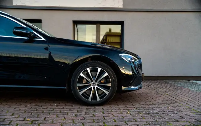MERCEDES-BENZ Klasa E 300 AMG/Avantgarde