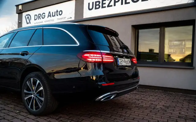 MERCEDES-BENZ Klasa E 300 AMG/Avantgarde