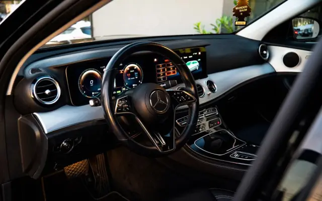 MERCEDES-BENZ Klasa E 300 AMG/Avantgarde