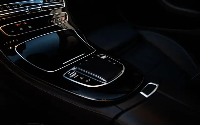 MERCEDES-BENZ Klasa E 300 AMG/Avantgarde