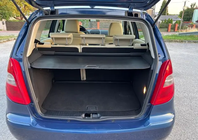 MERCEDES-BENZ Klasa A 160 BlueEFFICIENCY Elegance Special Edition