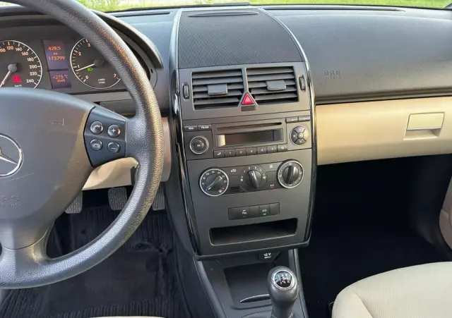 MERCEDES-BENZ Klasa A 160 BlueEFFICIENCY Elegance Special Edition