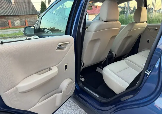 MERCEDES-BENZ Klasa A 160 BlueEFFICIENCY Elegance Special Edition