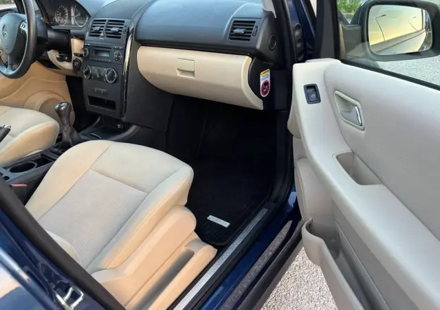 MERCEDES-BENZ Klasa A 160 BlueEFFICIENCY Elegance Special Edition