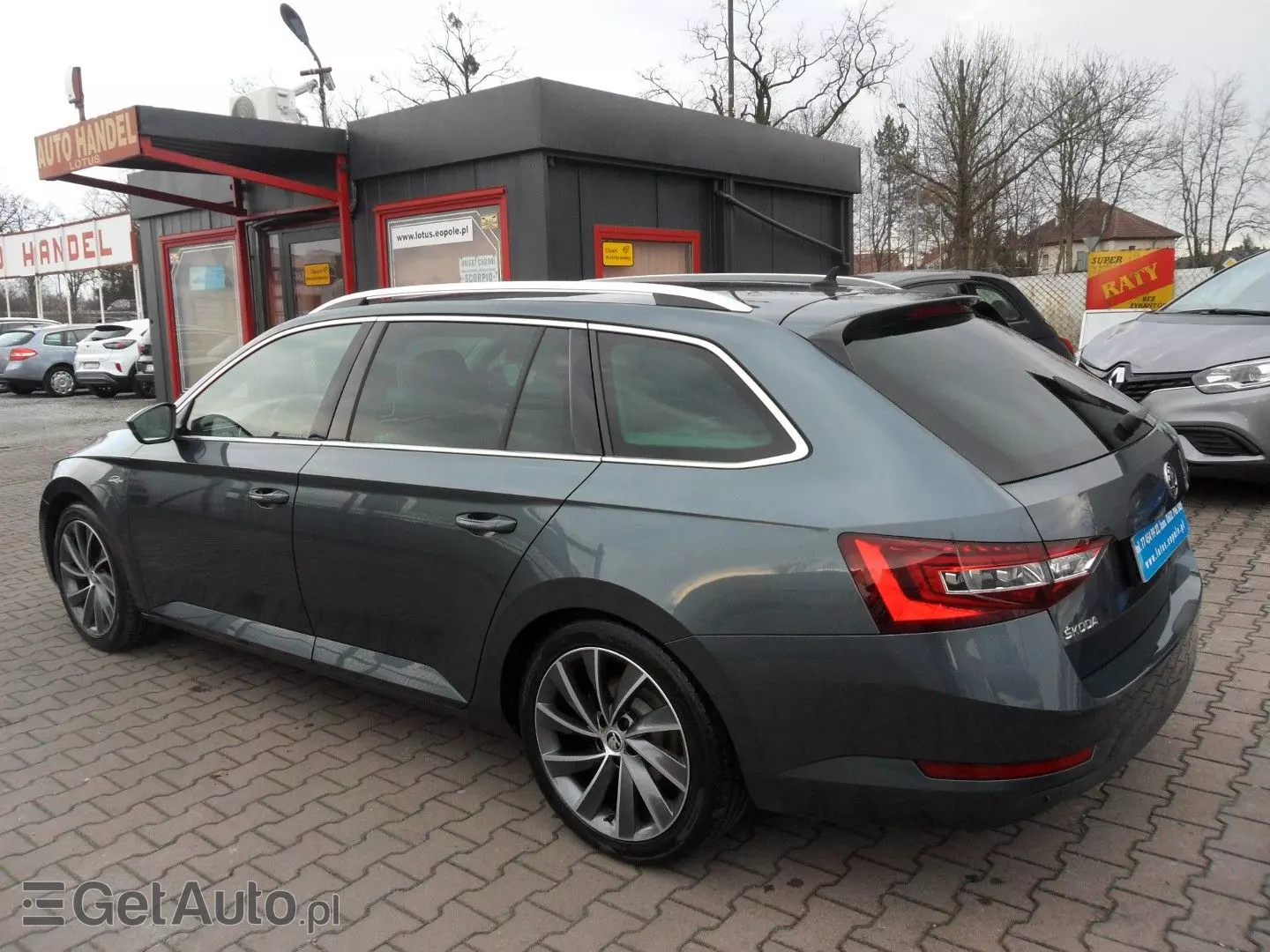 SKODA Superb 