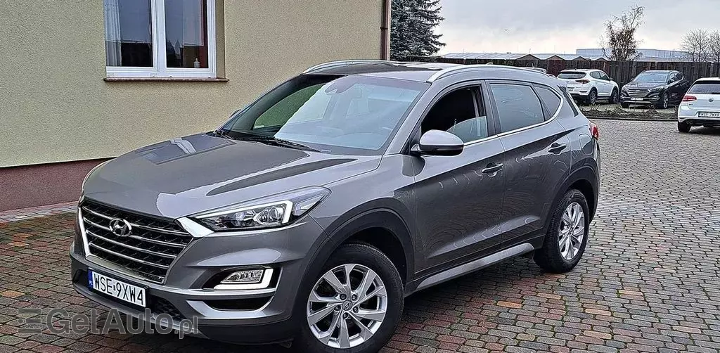 HYUNDAI Tucson 