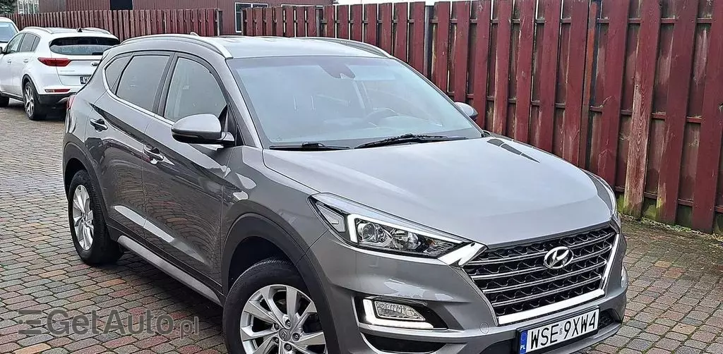 HYUNDAI Tucson 