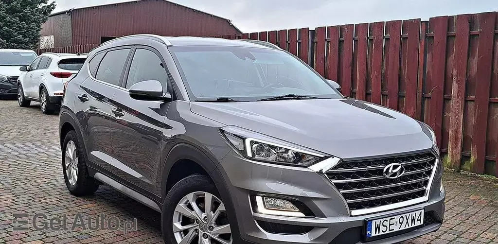 HYUNDAI Tucson 