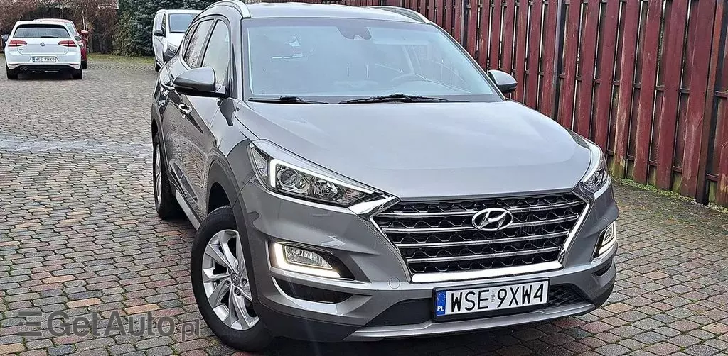 HYUNDAI Tucson 