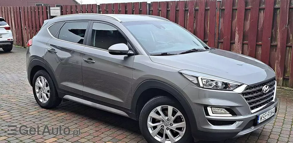 HYUNDAI Tucson 