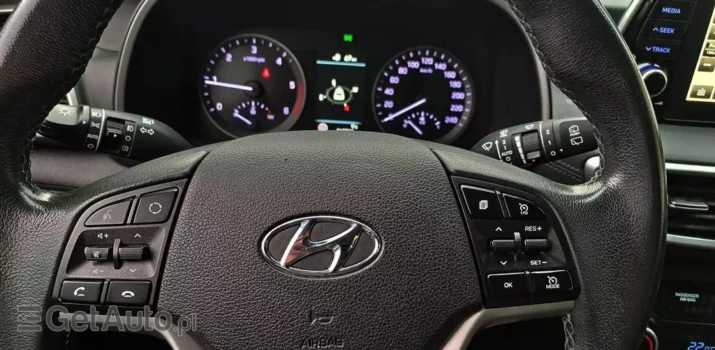 HYUNDAI Tucson 