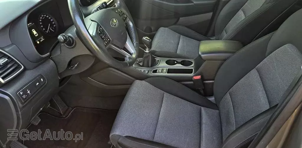 HYUNDAI Tucson 