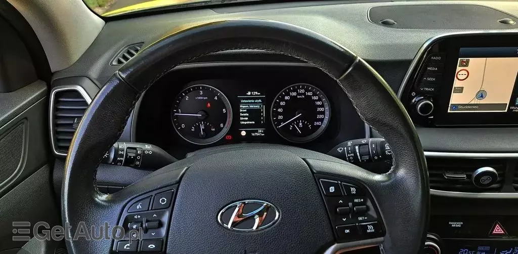 HYUNDAI Tucson 
