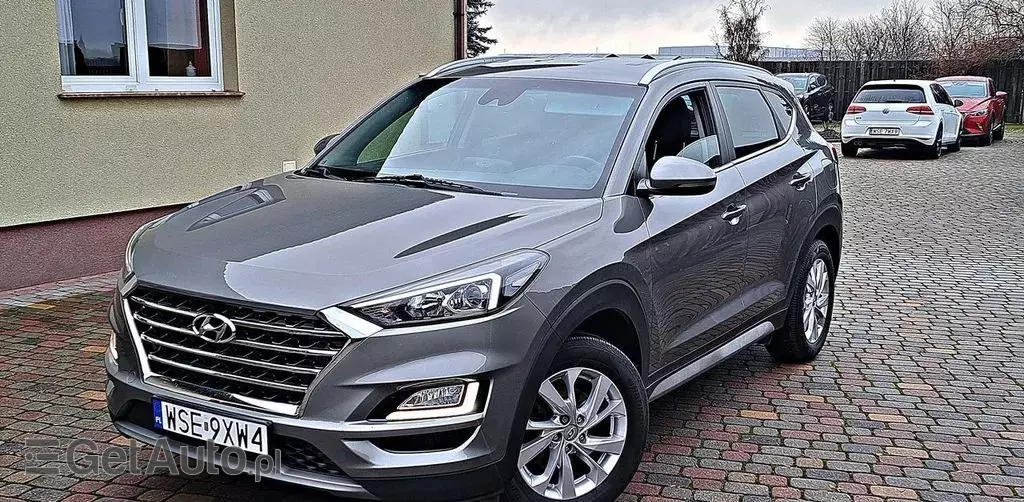 HYUNDAI Tucson 