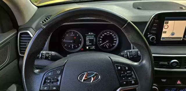HYUNDAI Tucson 