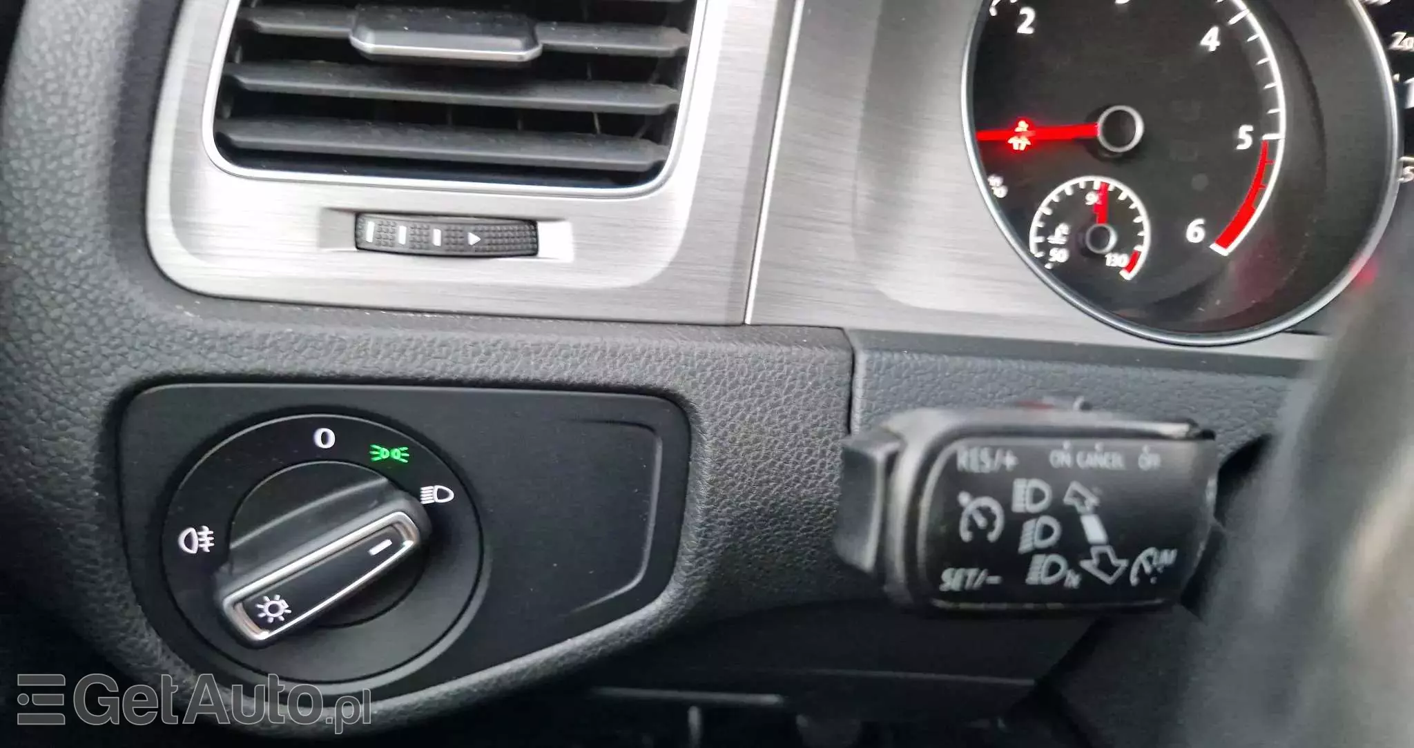 VOLKSWAGEN Golf VII 1.6 TDI BMT Comfortline