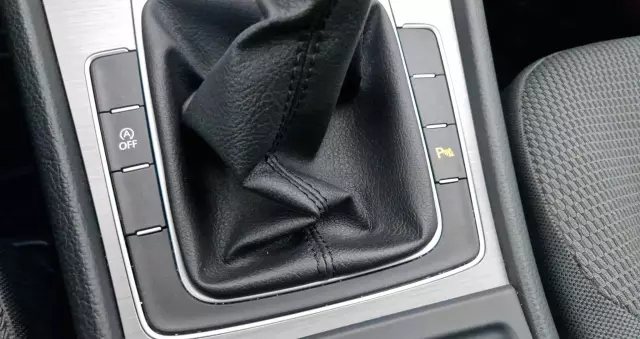 VOLKSWAGEN Golf VII 1.6 TDI BMT Comfortline