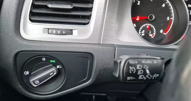 VOLKSWAGEN Golf VII 1.6 TDI BMT Comfortline