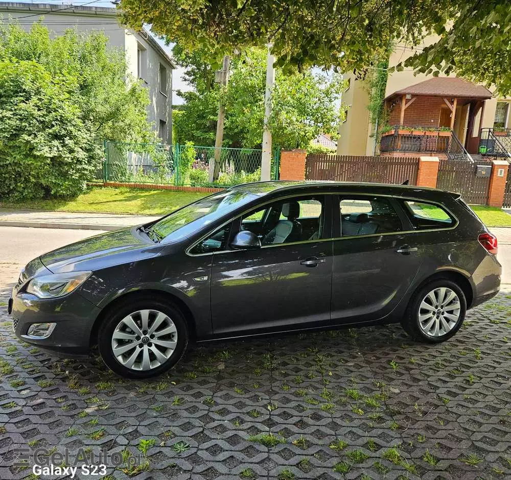 OPEL Astra IV 1.4 T Cosmo