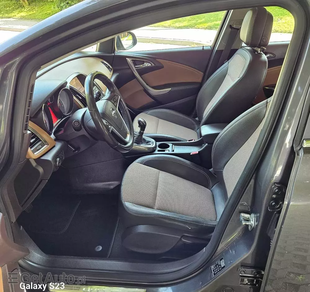 OPEL Astra IV 1.4 T Cosmo